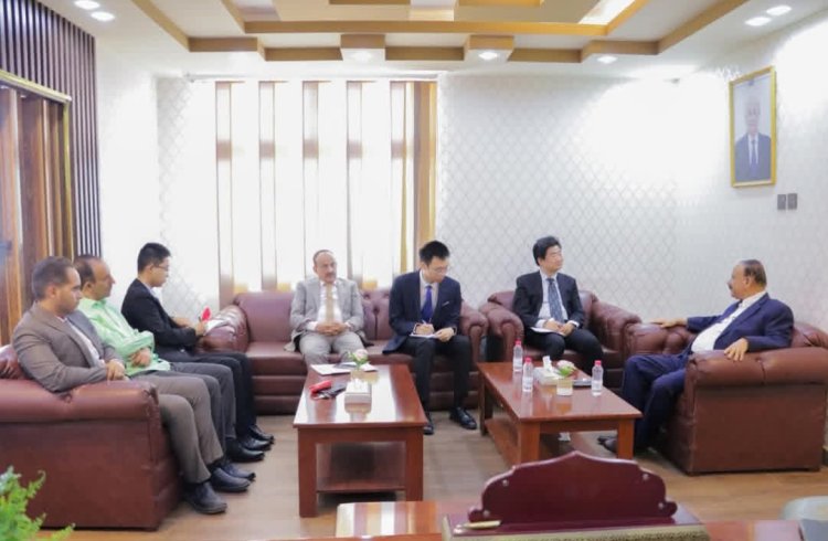 وزير النقل يبحث مع القائم بأعمال السفير الصيني لدى بلادنا أوجه الاستفادة من الاستثمارات الصينية بقطاعات النقل المختلفة