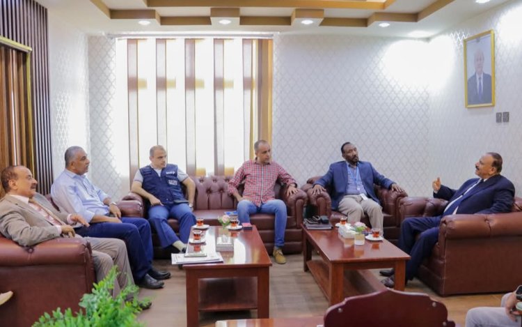 وزير النقل يبحث مع نائب مدير مكتب برنامج الغذاء العالمي بعدن أوجه التنسيق المشترك بين الوزارة والبرنامج