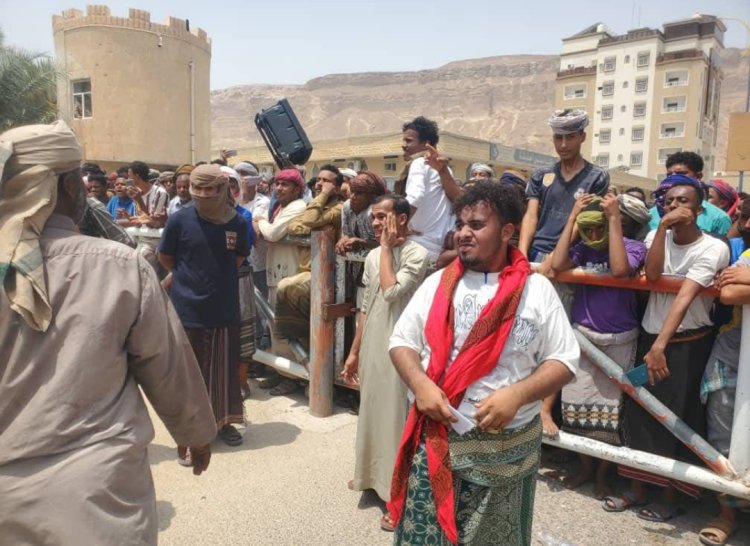 سيئون: بيان ثورة الجياع بوادي حضرموت يحمل التحالف والرئاسي والحكومة المسؤولية عن الأزمات