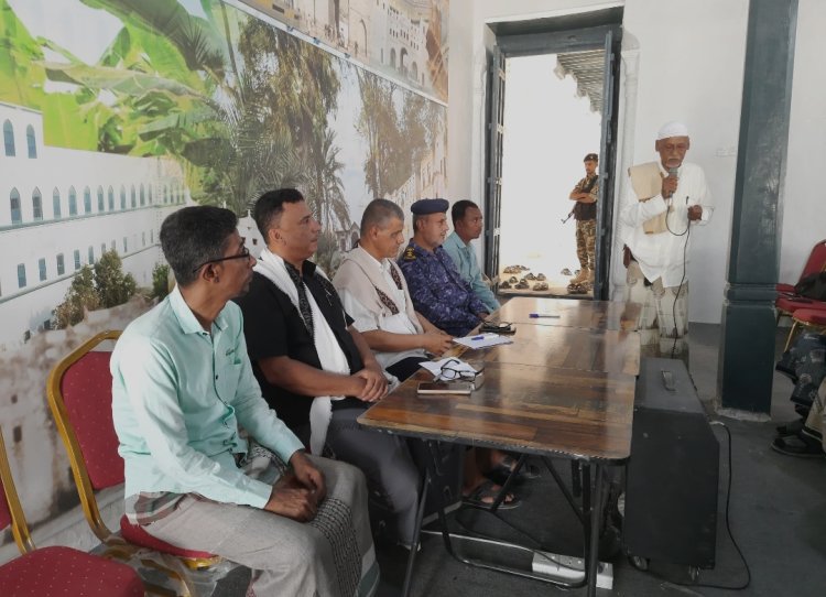 العطيشي يعقد لقاءً تشاورياً لمناقشة مستجدات الوضع الراهن في المديرية