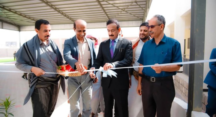 محافظ شبوة يفتتح روضة أطفال جديدة بعتق بتمويل إماراتي