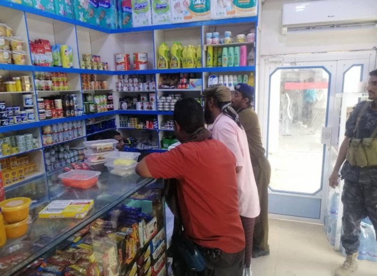 حملة تفتيشية لضبط الأسعار تنطلق في مديرية الريدة وقصيعر بتنسيق محلي ومتابعة من قيادة المحافظة