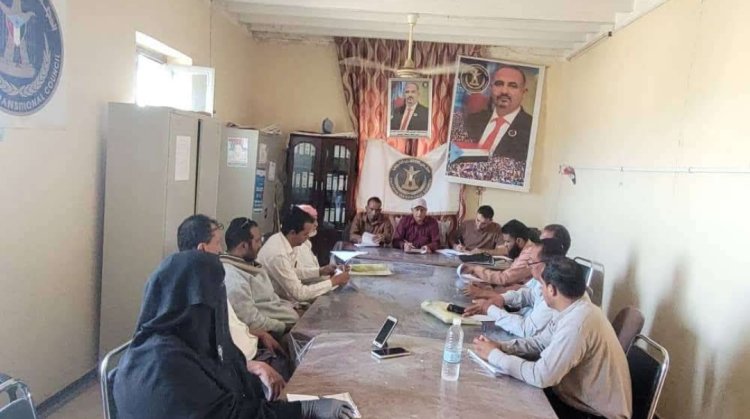 تنفيذية انتقالي الحصين تناقش الأداء التنظيمي والإداري بالهيئة