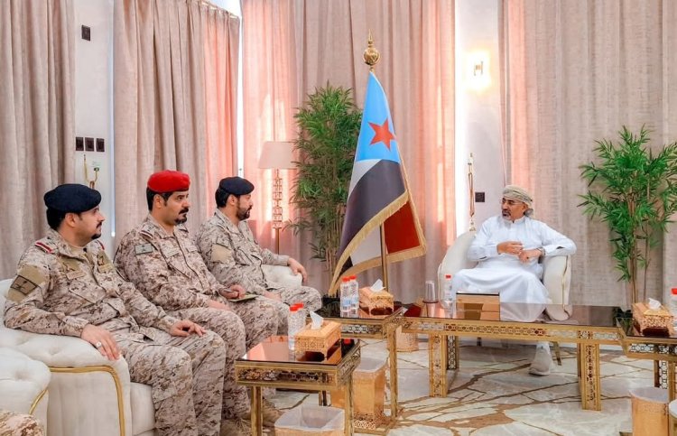 الرئيس الزُبيدي يستقبل مساعد قائد قوات الواجب 802 السعودية