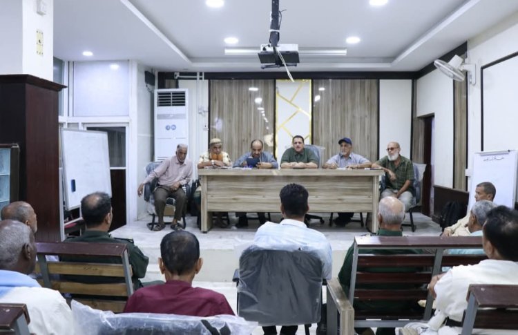 اجتماع أمني موسع برئاسة العميد أبو بكر جبر نائب مدير عام شرطة عدن لمناقشة تطوير أداء البحث الجنائي وتعزيز التنسيق الميداني