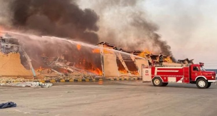 حريق ضخم يلتهم منطقة اقتصادية في طهران