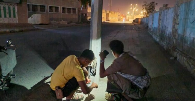 حملة إنارة في الشحر تكشف أعمال تخريب وسرقة لخطوط الكهرباء