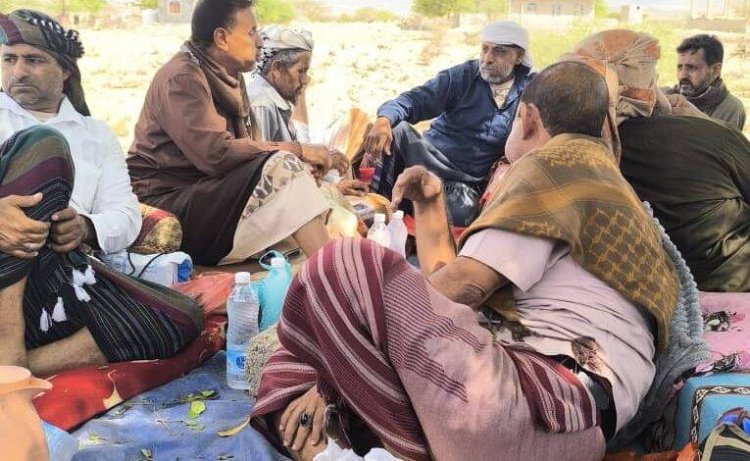 بتكليف من العميد نبيل المشوشي.. رئيس عمليات اللواء يؤدي واجب العزاء لأسرة الشهيد أحمد حسين هيثم بردفان