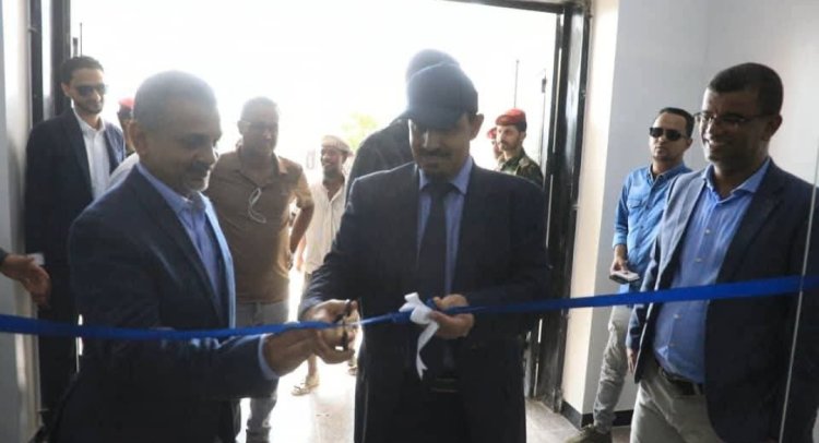 محافظ حضرموت يفتتح المبنى الجديد لصندوق النظافة والتحسين بساحل حضرموت