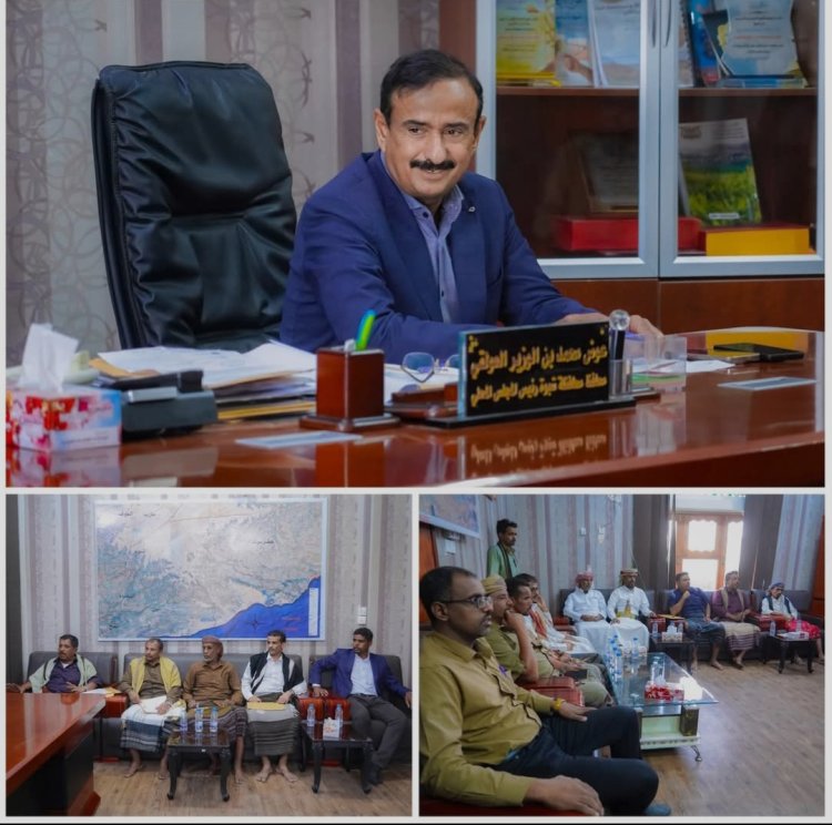 محافظ شبوة يناقش مع قيادات مديريتي الطلح ودهر الاحتياجات الخدمية ويؤكد المضي في تنفيذ مشاريع استراتيجية