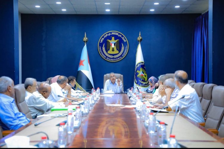 الهيئة الاقتصادية والخدمية تناقش مستجدات الوضع الاقتصادي في الجنوب