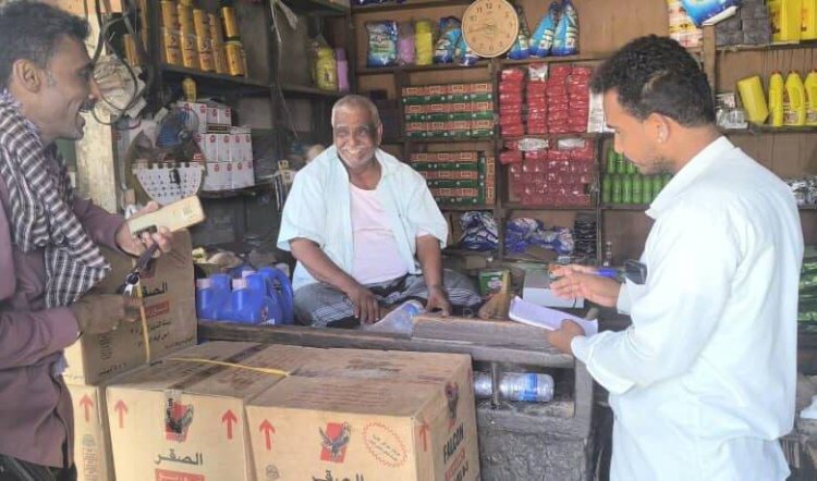 انتقالي أحور يواصل حملاته التفقدية لمراقبة الأسعار في المحلات التجارية ومصنع الثلج