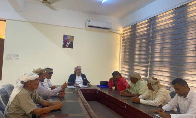 اللجنة الاستشارية لشؤون معالجة قضايا الثأر والنزاعات القبلية بمجلس المستشارين تلتقي بوفد قبلي من سقطرى
