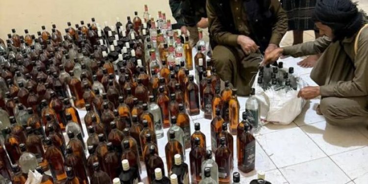 الأمن في لحج يطيح بشبكات ترويج الخمور بعملية نوعية في تبن