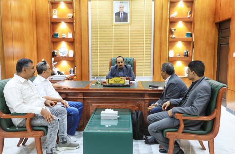 محافظ حضرموت يلتقي قيادة شركة "بترومسيلة" ويؤكد أهمية الحفاظ على الشركة ككيان وطني