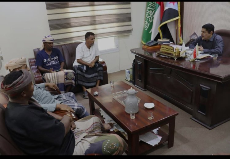 رئيس تنفيذية انتقالي حضرموت يلتقي قيادة مجلس الفرق الشعبية بنادي التضامن ويقدم دعمًا للأنشطة الرياضية