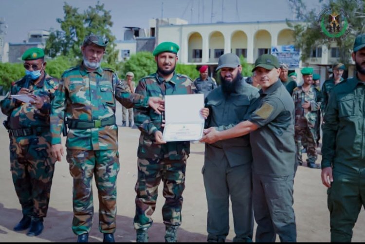 العميد الوالي يكرم عددا من ضباط الإمداد والتموين المبرزين بقوات الحزام الأمني