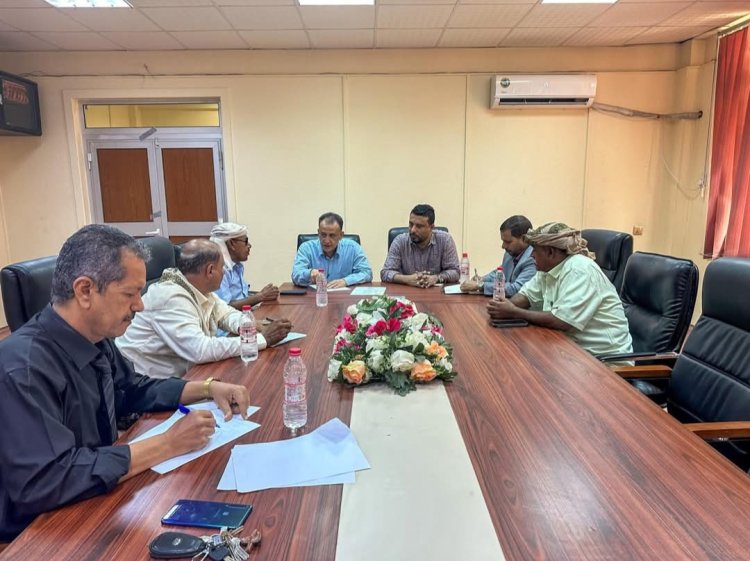 وزارة الزراعة والأسماك تعقد اجتماعاً موسعاً لمواجهة مخاطر الصيد الجائر في سقطرى