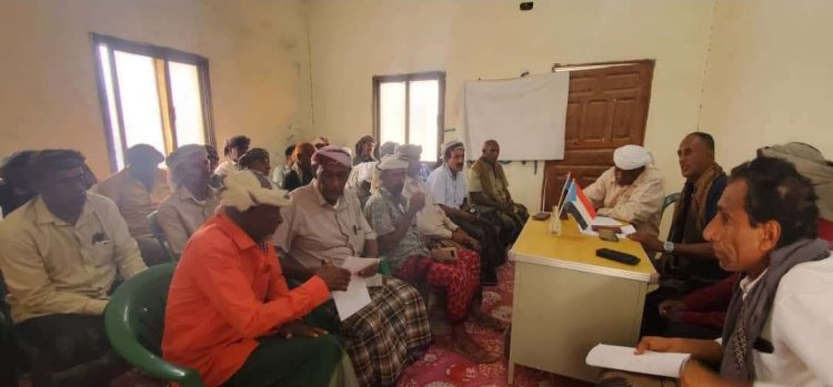 انتقالي حديبو يعقد لقاءً موسعًا مع رؤساء اللجان المحلية والشيوخ لدعم جهود تثبيت الأسعار بالمحافظة