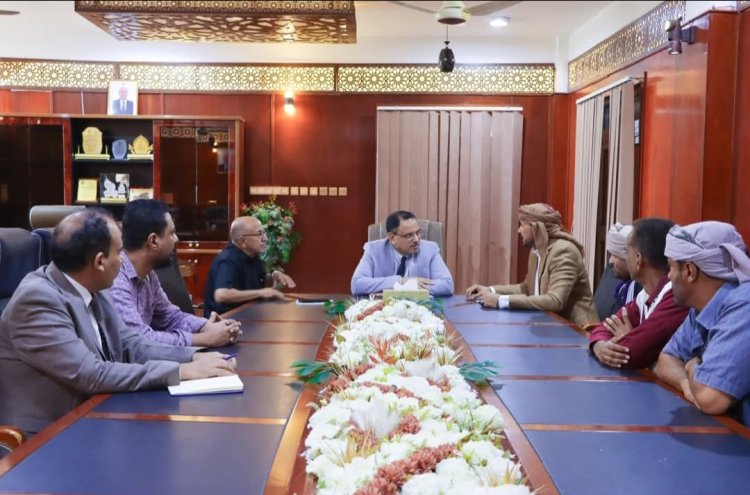 اللواء سالم السقطري يناقش قضايا القطاع السمكي في محافظة شبوة