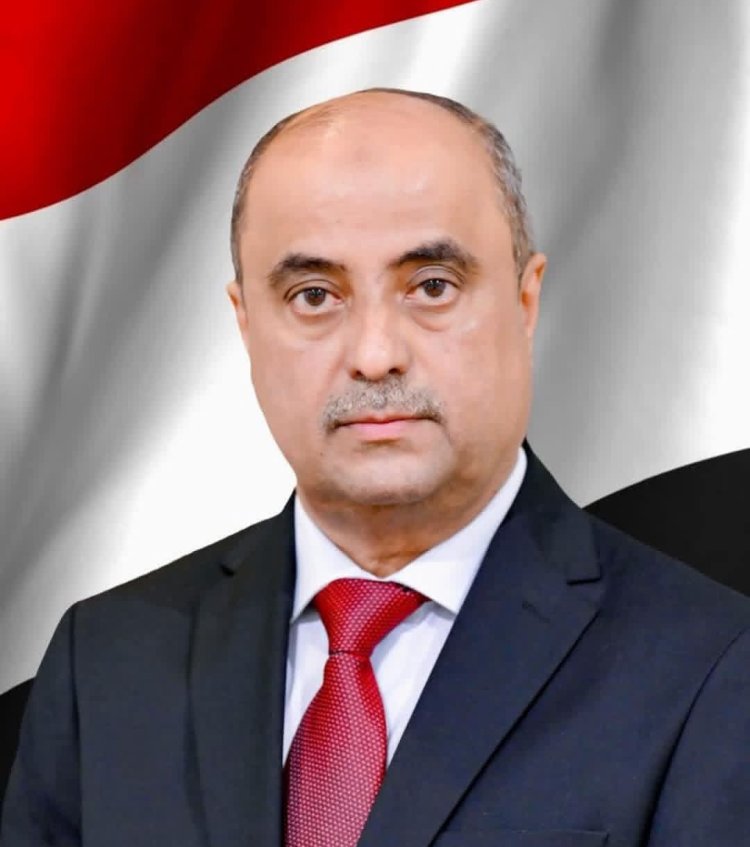 رئيس الوزراء يتابع جهود التعامل مع الأضرار الناجمة عن المنخفض الجوي في عدن