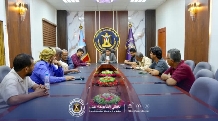 انتقالي العاصمة عدن يناقش آلية التعامل مع مخلفات الأمطار في مديريات العاصمة