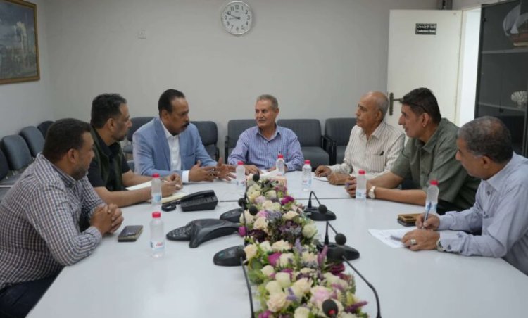 لقاء بين مصافي عدن وصندوق صيانة الطرق لتعزيز التعاون في توفير مادة الإسفلت محلياً