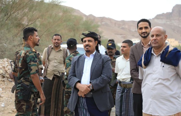 محافظ حضرموت يصل سيئون ويتفقد أضرار السيول في مديريات دوعن ووادي العين حورة والقطن وشبام وسيئون ويؤكد على رفع الجاهزية لمواجهة تداعيات المنخفض الجوي