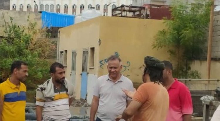 الجاوي يتفقد عمل المضخة المركزية للصرف الصحي وشفط مياه الأمطار بالمعلا