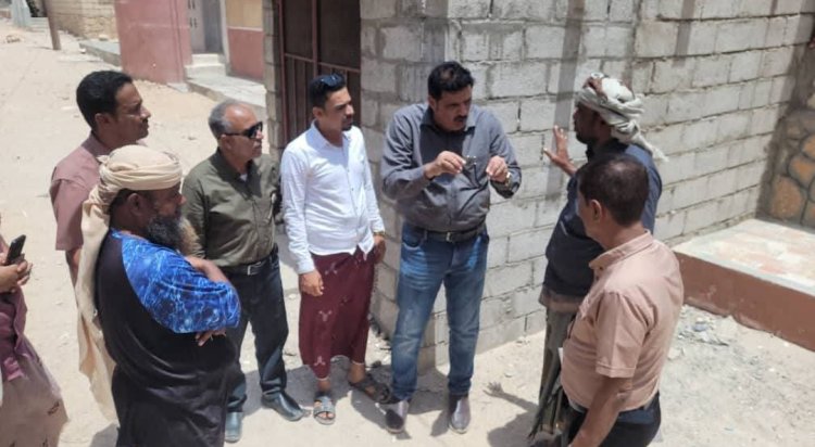 مدير عام مؤسسة المياه والصرف الصحي بساحل حضرموت يواصل نزوله الميداني لمديرية الشحر