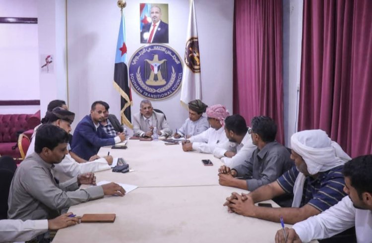 فريق التوجيه والرقابة الرئاسي يعقد لقاءً بالهيئة التنفيذية لانتقالي المهرة