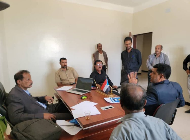 فريق التوجيه والرقابة الرئاسي يتفقد مكاتب إدارات الهيئة التنفيذية للمجلس الانتقالي بشبوة