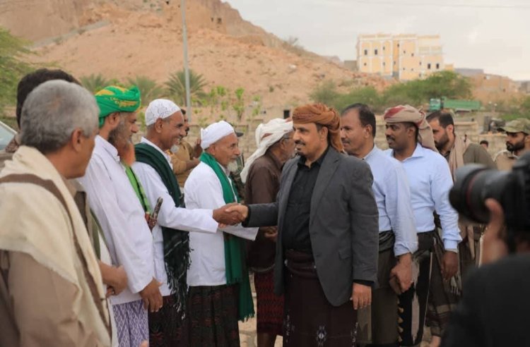 محافظ حضرموت يؤكد حرص السلطة المحلية على سلامة المواطنين خلال جولته التفقدية بمديرية حريضة ويدشن العمل بمشاريع حيوية