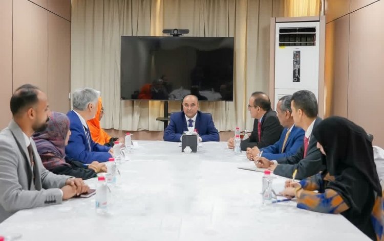 رئيس الوزراء يؤكد على التنسيق مع المنظمات الأممية والدولية لتوظيف المساعدات بطريقة فعالة