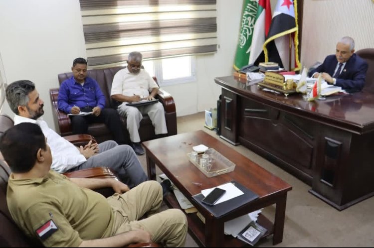 فريق التوجيه والرقابة الرئاسي يناقش جهود مكتب وزارة الزراعة بساحل حضرموت