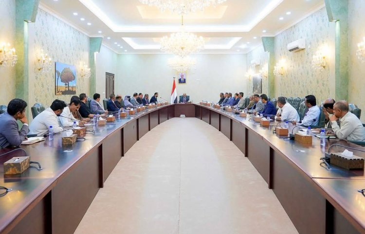 رئيس الوزراء يترأس اجتماعاً بقيادات وزارة التربية والتعليم ويوجه كلمة هامة بمناسبة اقتراب انطلاق العام الدراسي الجديد