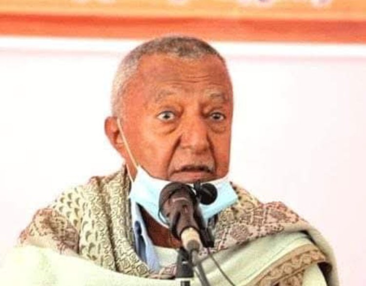 رئيس تنفيذية انتقالي حضرموت ينعي وفاة العميد الركن سالم عمر باشادي