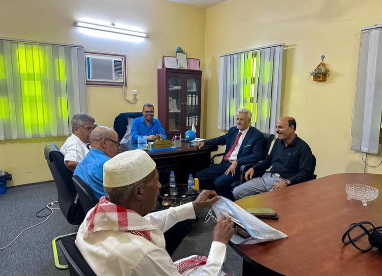 فريق التوجيه والرقابة الرئاسي يزور مركز المعرفة للدراسات بالمكلا