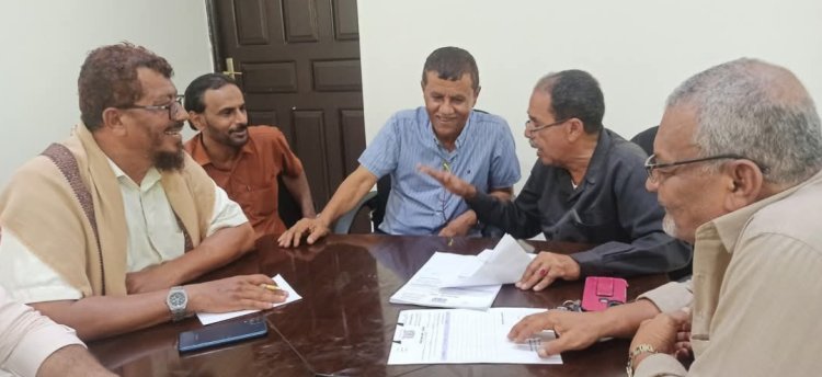 لقاء مشترك بين السلطة المحلية بالشحر و النيابة والصناعة والأمن لاعتماد آلية رقابية مشتركة لضبط الأسعار ومحاسبة المخالفين