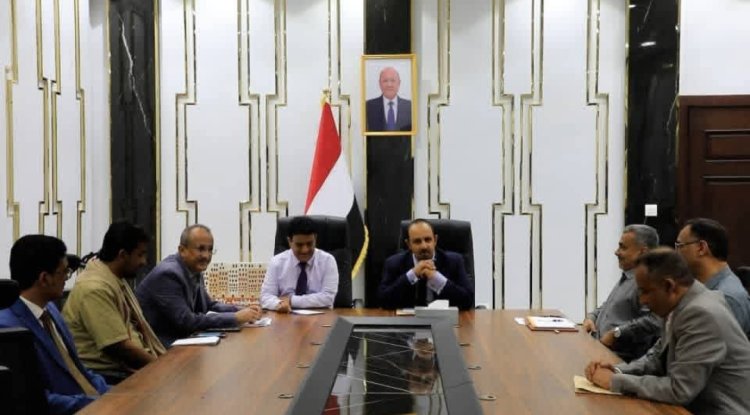 محافظ حضرموت ووزير النفط يناقشان الوضع التمويني للمشتقات النفطية بالمحافظة