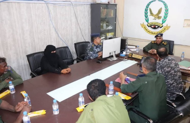 العميد المنهالي يطّلع على مستوى الأداء بمديرية أمن المكلا ويشدّد على الانضباط في العمل