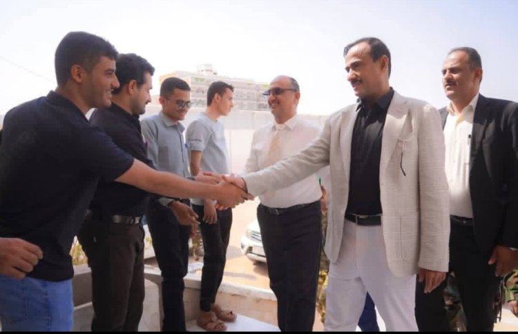 محافظ شبوة ورئيس الجامعة يدشّنان العام الجامعي الجديد ويؤكدان أهمية الاستثمار في الإنسان