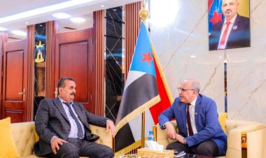 الكثيري يطّلع على أوضاع مطار عدن الدولي ومشاريعه التطويرية