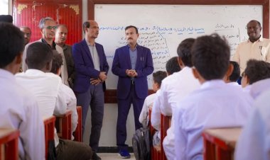 محافظ شبوة يدشن العام الدراسي الجديد ويؤكد بأن التعليم أساس التنمية