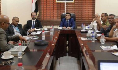 نيابة الصناعة تناقش مع نقابة الأدوية ومكتب الصحة آليات ضبط السوق وتخفيض الأسعار