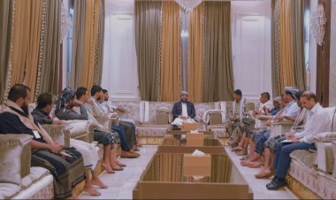 المحرّمي يعقد لقاءً بأسرة المختطف "عشال" وعدد من وجهاء الجعادنة لمناقشة مستجدات القضية