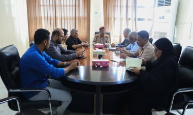 فريق التوجيه والرقابة الرئاسي يعقد لقاءً مشتركًا مع قائد المنطقة العسكرية الثانية ومدير أمن ساحل حضرموت