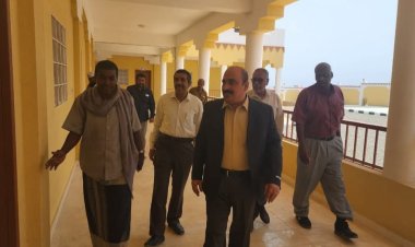 المدير باعباد يتفقد مستوى الإجراءات النهاية بثانوية الرائدة سلومة السيباني للبنات ومدرسة الأديب علي أحمد باكثير للتعليم الأساسي بمحور فوة استعداداً لتدشين الدراسة فيهما