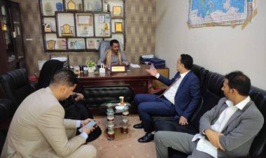 لقاء يناقش آلية التعاون بين الشؤون الاجتماعية والعمل بالمهرة وبنك حضرموت