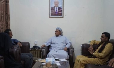 محافظ سقطرى يلتقي قيادة فرع الهيئة العامة للشئون البحرية بالمحافظة